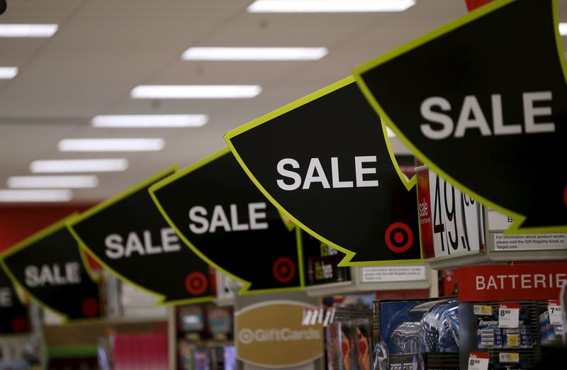 U.S. Retailers Expect Record Holiday Sales
