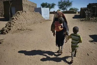Displaced people fleeing El Fasher