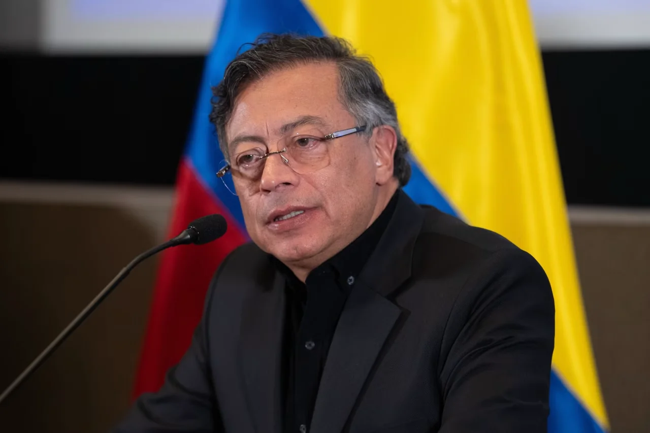 Candidatos presidenciales colombianos presentan plataformas electorales en Bogotá
