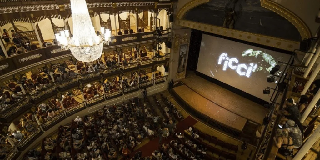 Palacio de la Inquisición en Cartagena iluminado durante el Festival Internacional de Cine FICCI 65