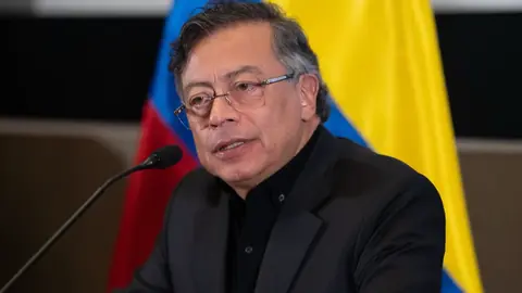 Candidatos presidenciales colombianos presentan plataformas electorales en Bogotá